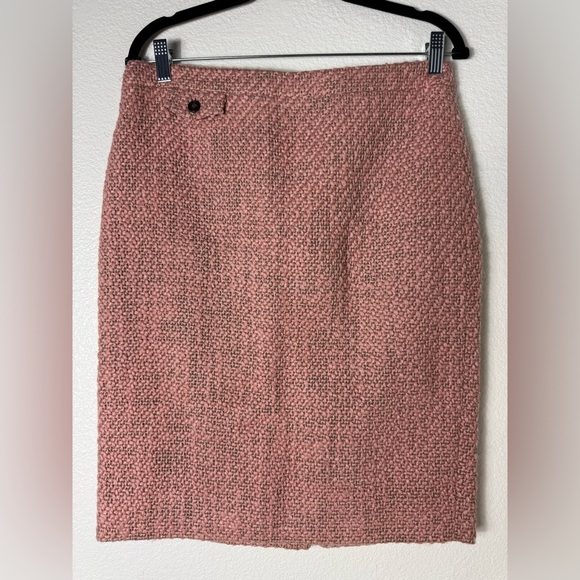 J. Crew Dresses & Skirts - J. Crew Knit Wool Pencil Skirt in Pink size 8